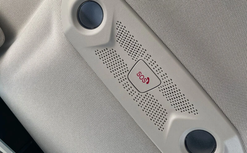 Si vous êtes en danger, vous pouvez appuyer sur le bouton SOS d'urgence pour alerter les secours en un rien de temps.