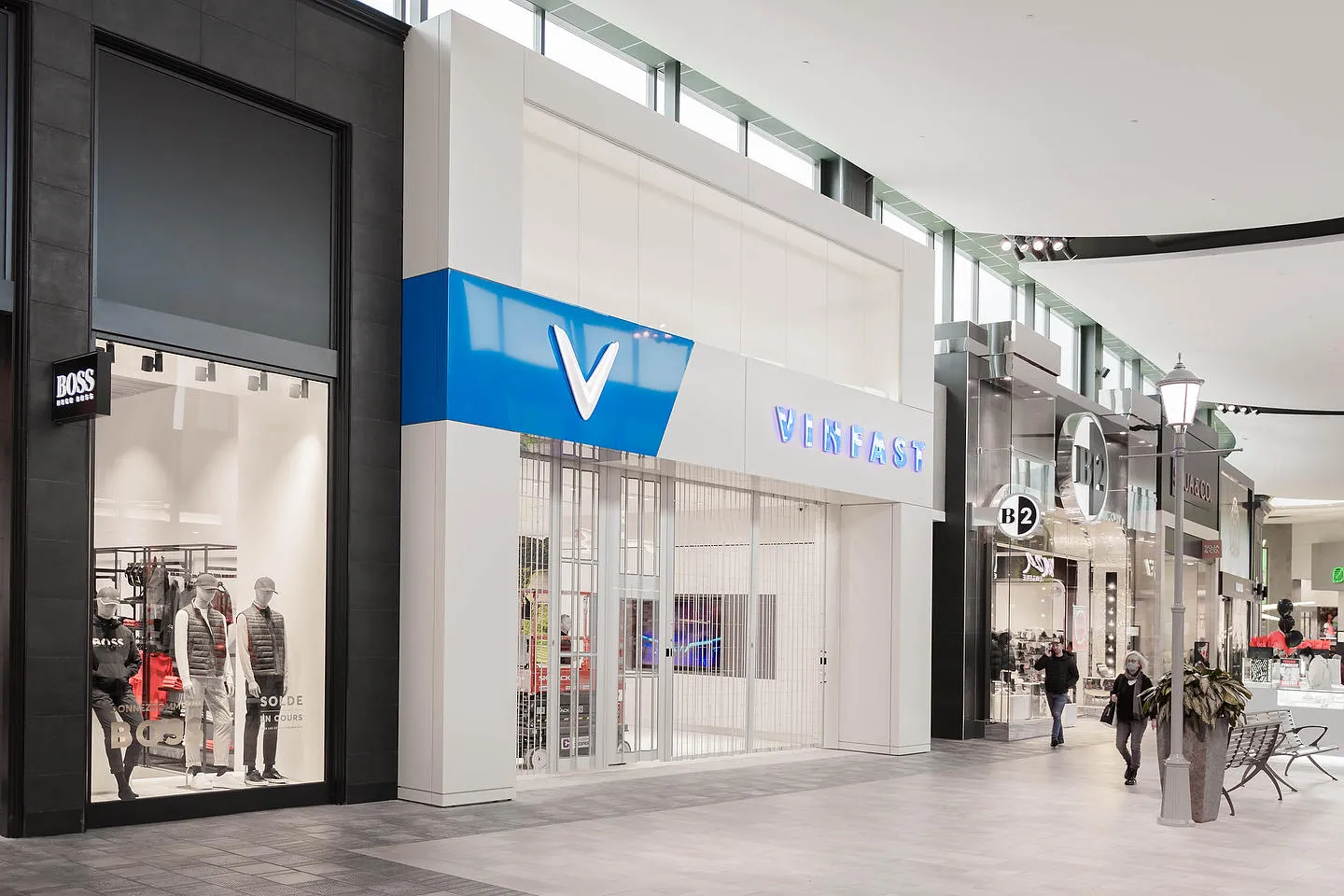 VINFAST LAUNCHES THE QUEBEC RETAIL FOOTPRINT WITH OPENING OF FIRST STORE AT CF CARREFOUR LAVAL